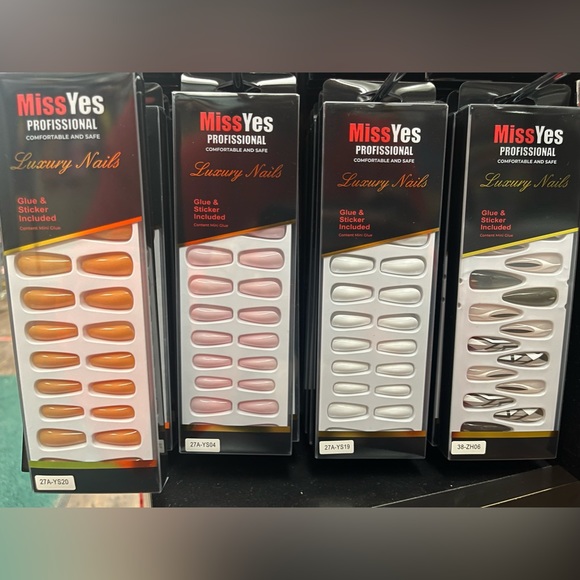 MissYes Luxury Press On Nails - Picture 7 of 15